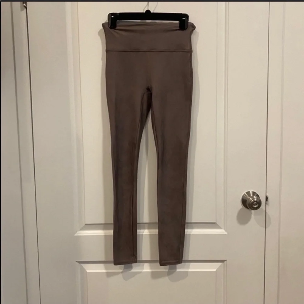 Spanx Faux Leather Leggings in Color Antique Rose - Picture 4 of 5